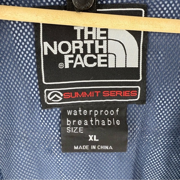 The North Face GORE-TEX Summit Series ski and snowboarding Mountain Jacket - Picture 8 of 11